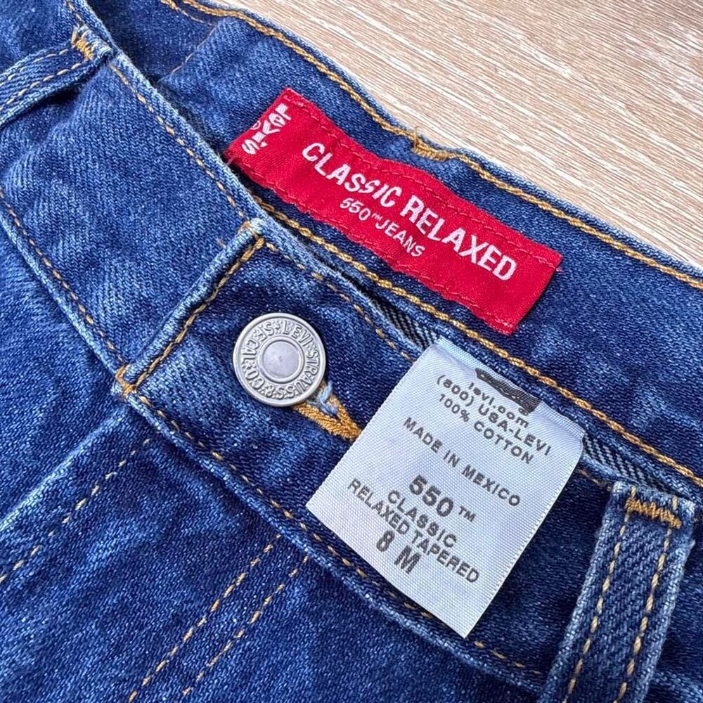 ✨ Vintage Late 90s / Early 00s Women Levi’s 550™ Classic Relaxed Tapered Jeans ✨
